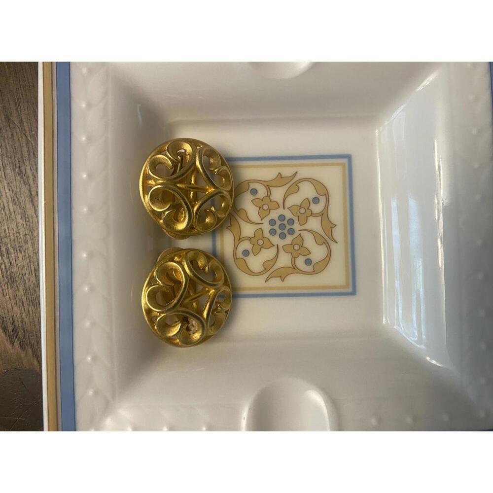 Anne Klein Vintage Decorative Clip Earrings - Picture 5 of 9